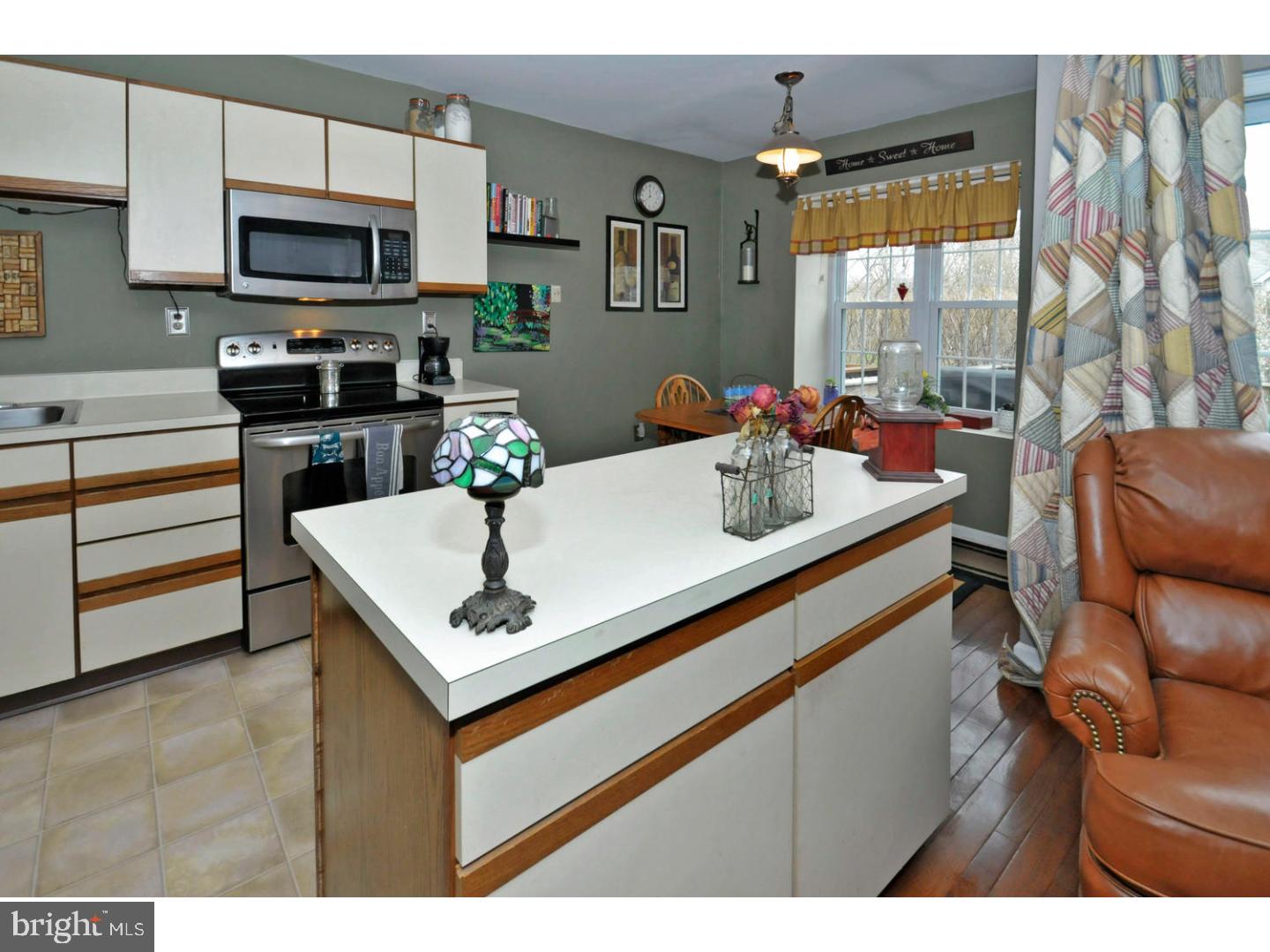 803 Spice Bush Ambler, PA 19002 - Photo 10 of 23 Kitchen