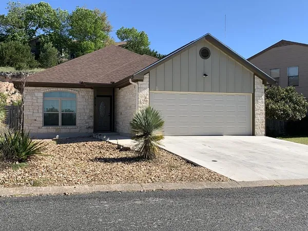 $2,000 | 517 Winding Way, Fredericksburg, TX 78624
