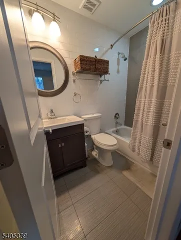 $2,850 | 104 Broughton Avenue, Unit 1B, Bloomfield, NJ 07003