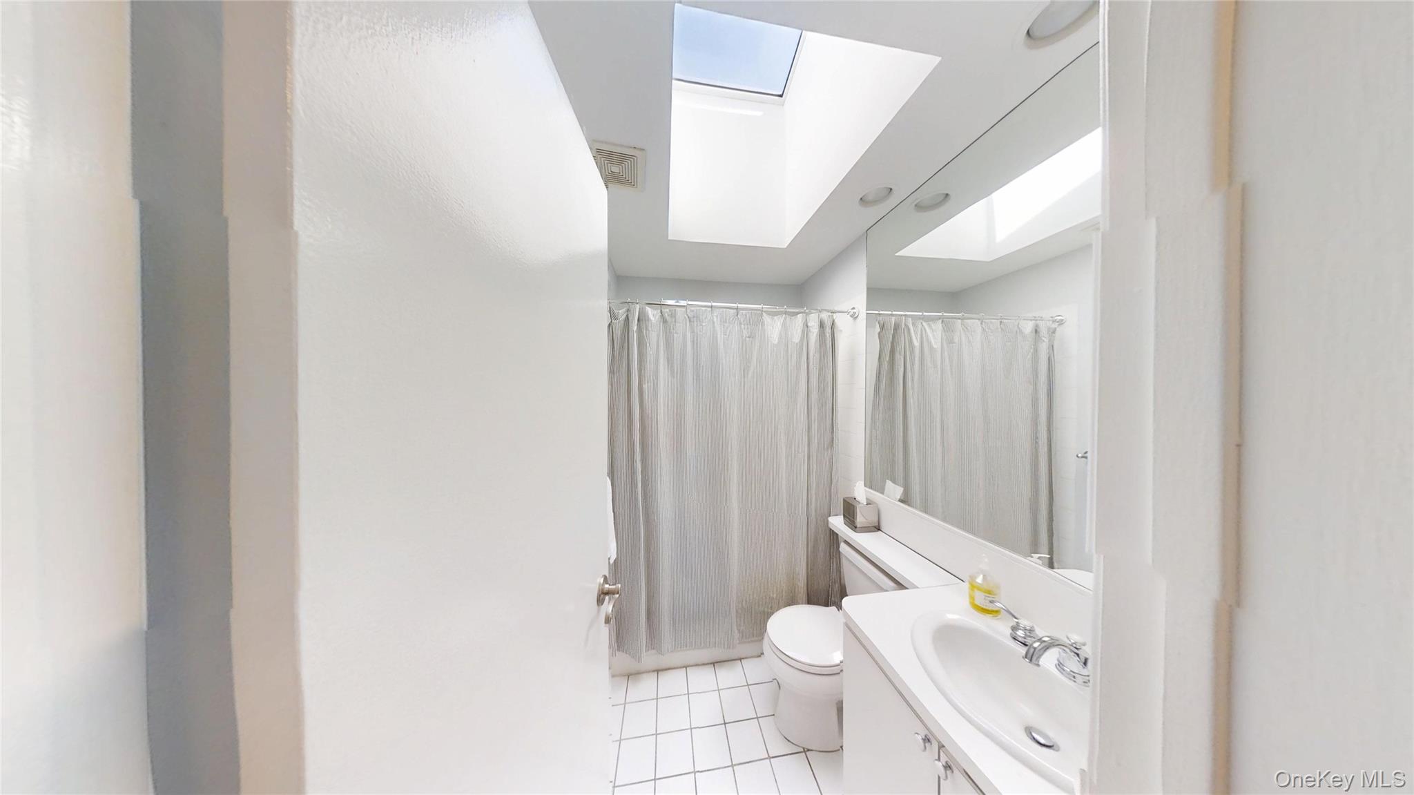 76 Diamond Drive Plainview, NY 11803 - Photo 8 of 14