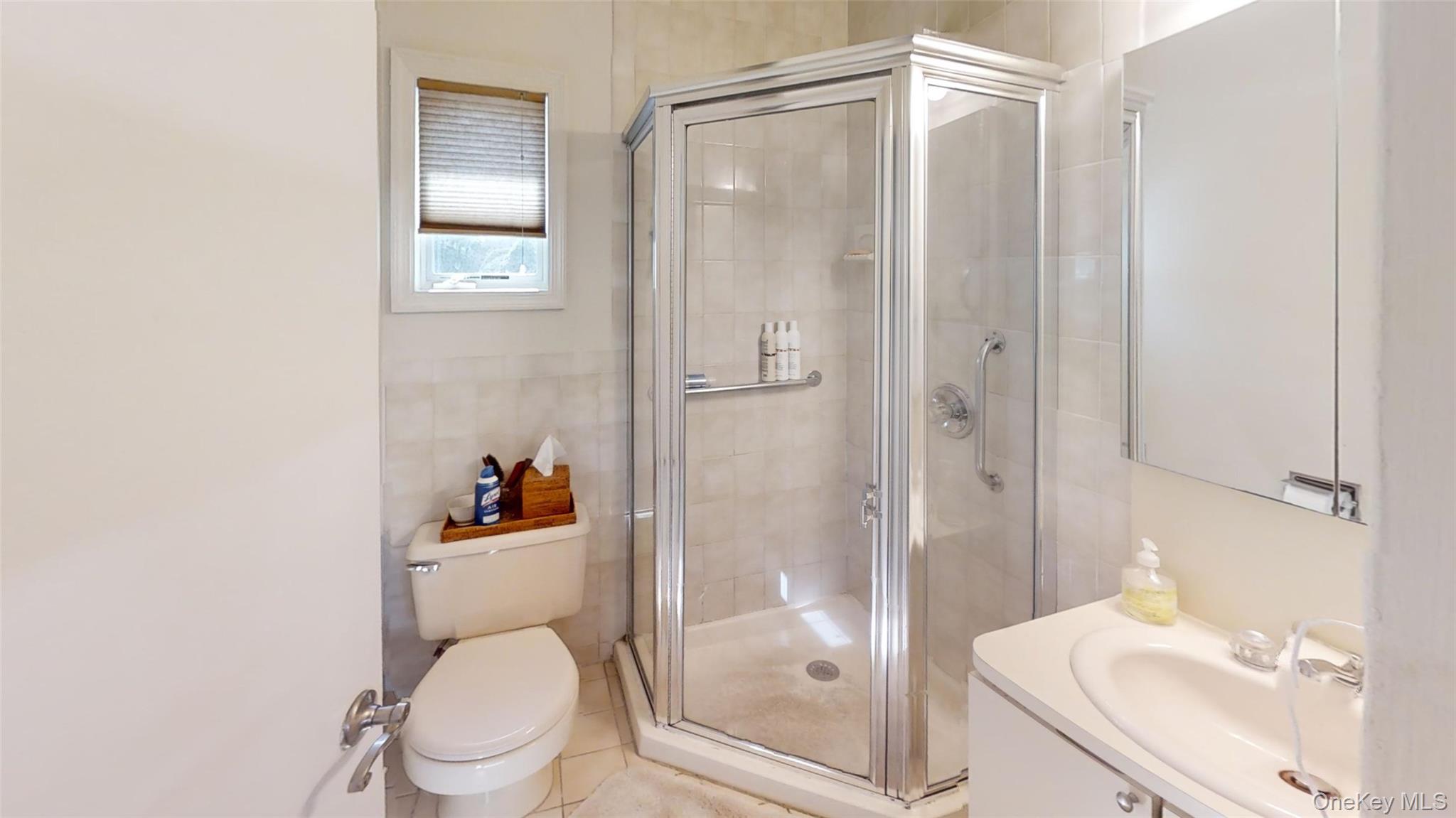 76 Diamond Drive Plainview, NY 11803 - Photo 10 of 14