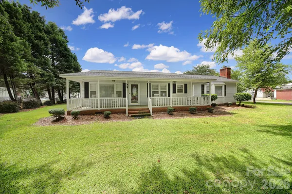 $355,000 | 215 West Stevens Drive, Kershaw, SC 29067