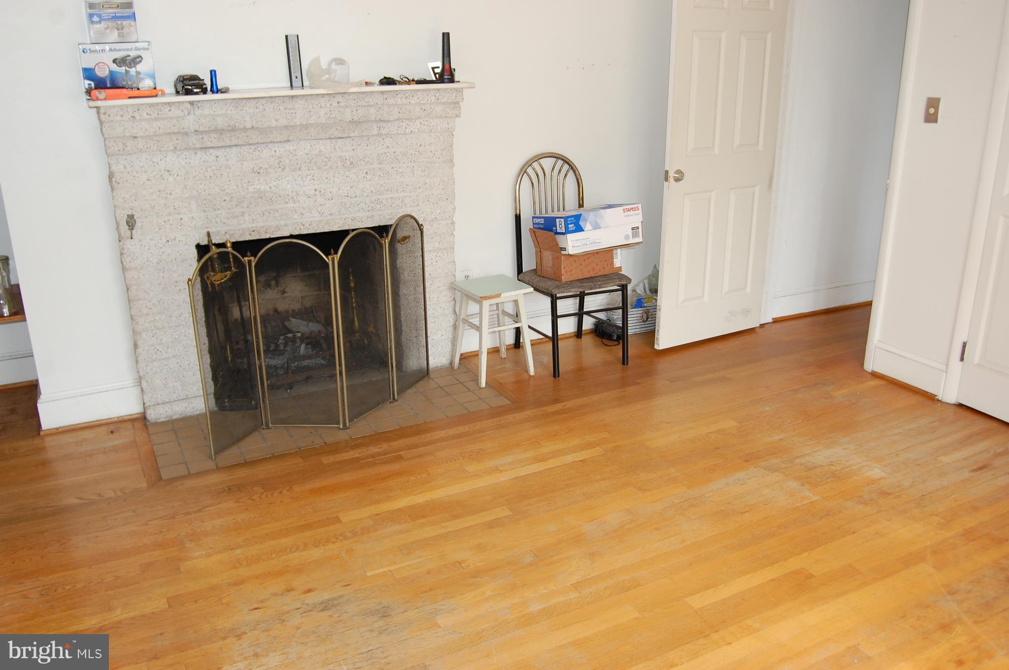 8900 Adelphi Road Adelphi, MD 20783 - Photo 5 of 23 Main level family room