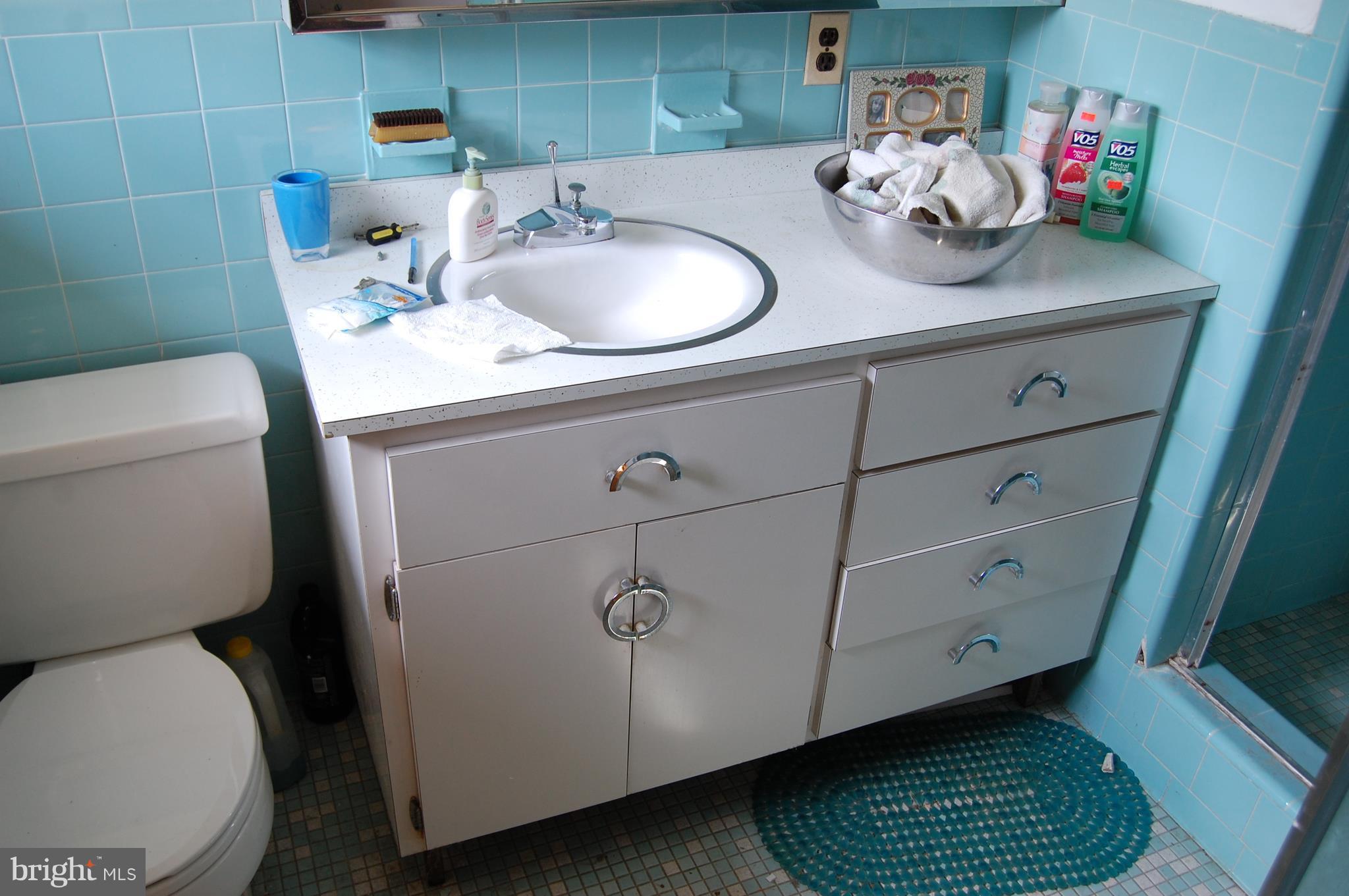 8900 Adelphi Road Adelphi, MD 20783 - Photo 8 of 23 Main level bathroom