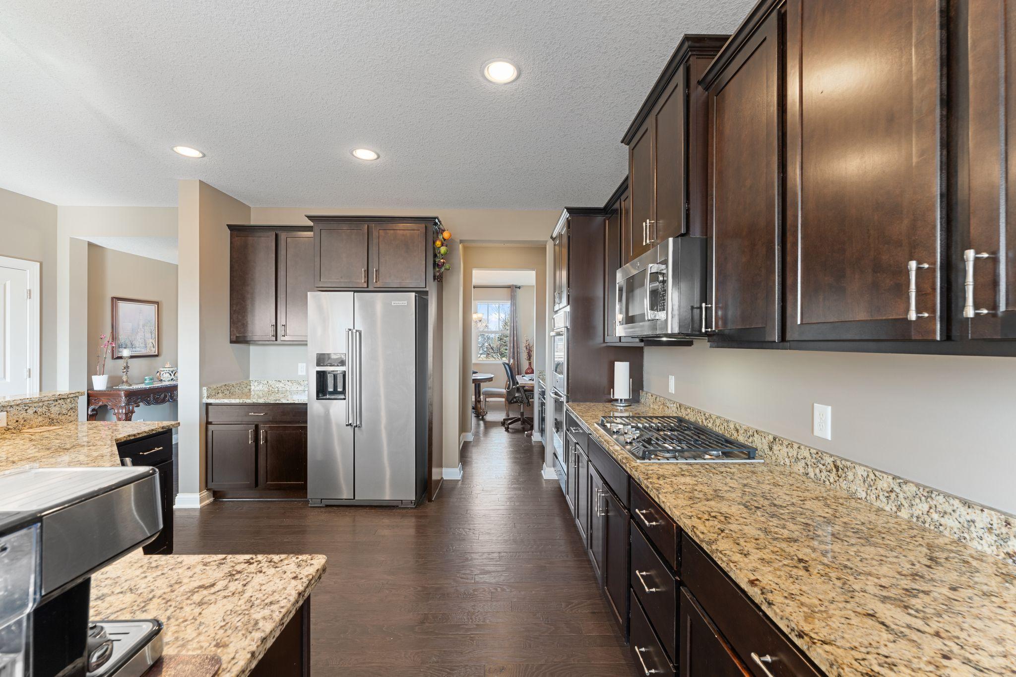 4014 Holasek Path Chaska, MN 55318 - Photo 10 of 38