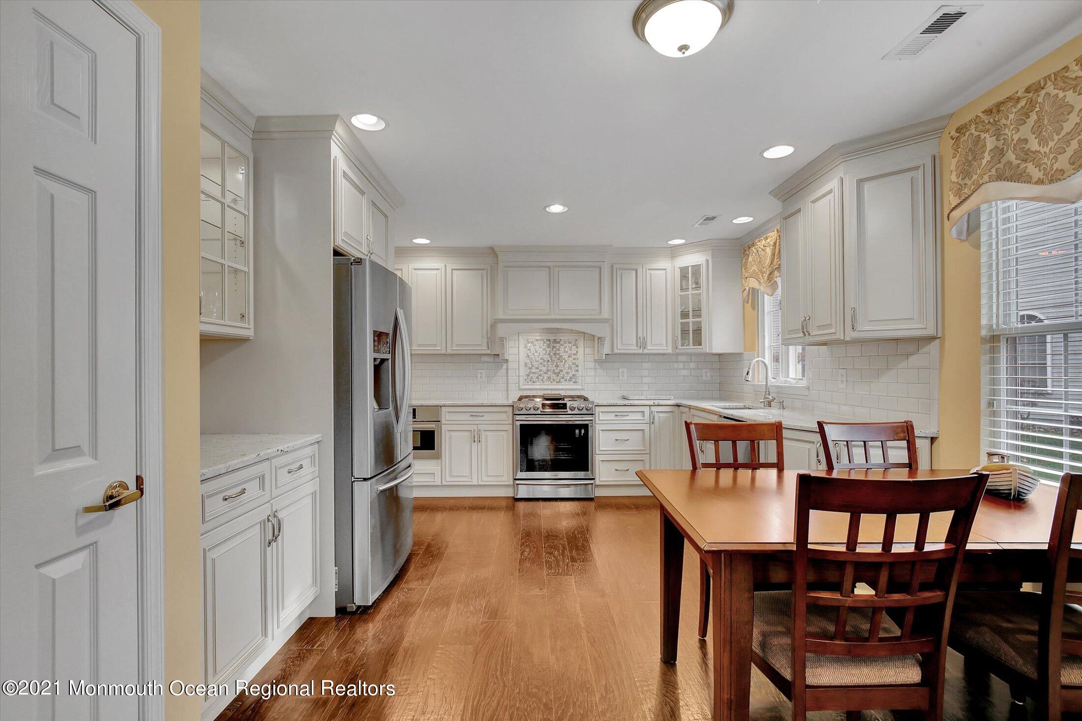 6 Congressional Road Jackson, NJ 08527 - Photo 11 of 52 11-Kitchen