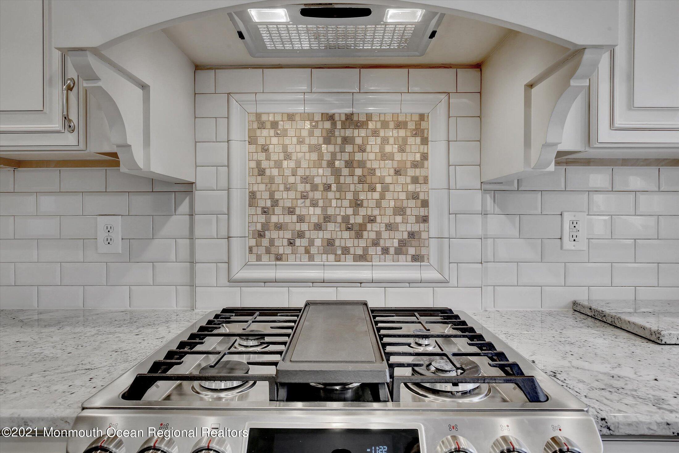 6 Congressional Road Jackson, NJ 08527 - Photo 13 of 52 13-Kitchen
