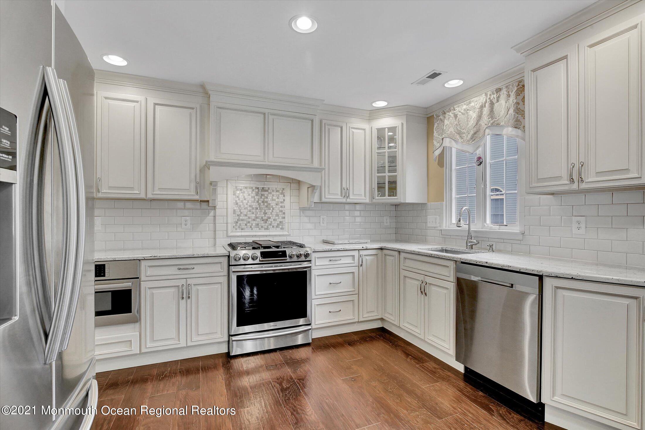 6 Congressional Road Jackson, NJ 08527 - Photo 14 of 52 14-Kitchen
