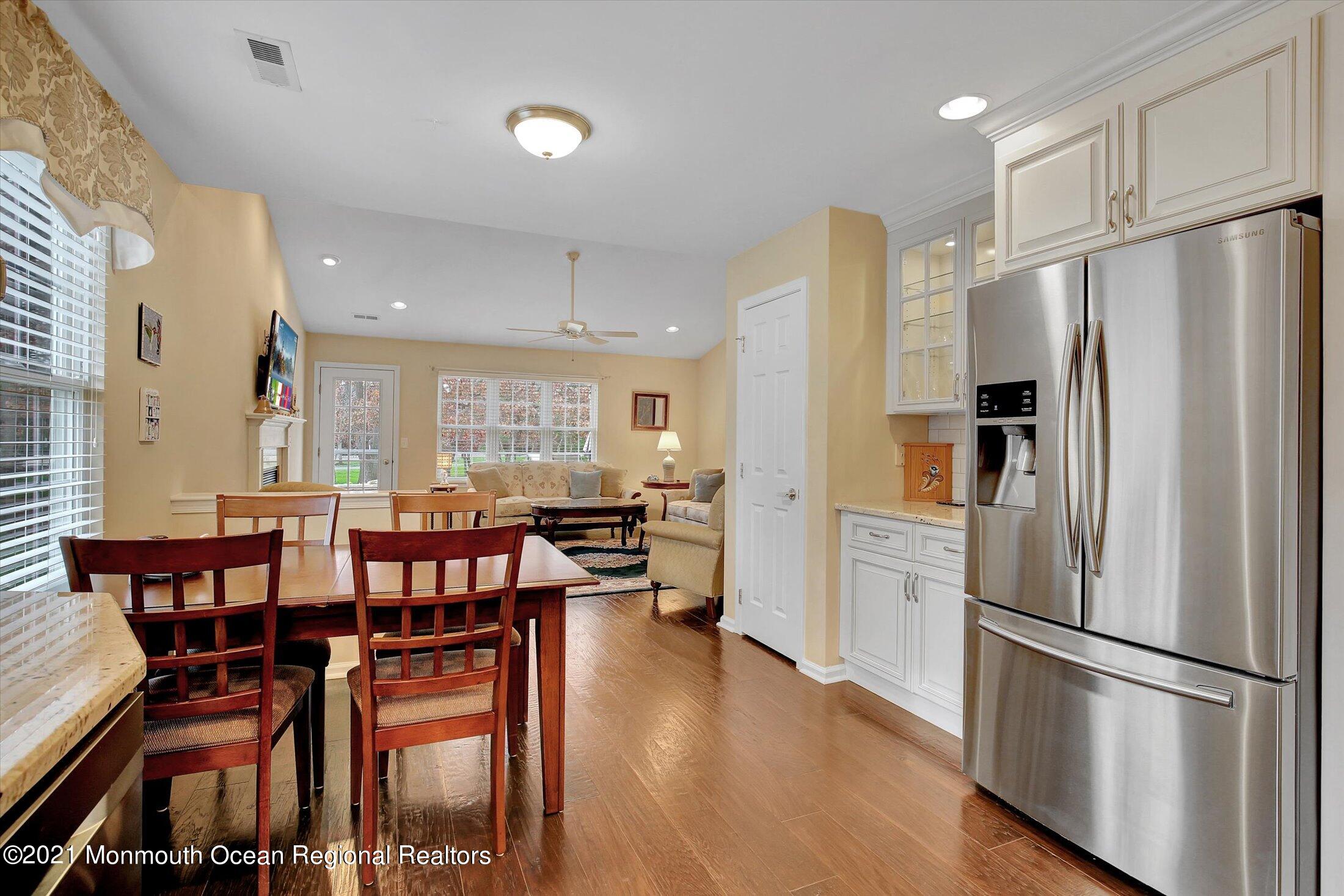 6 Congressional Road Jackson, NJ 08527 - Photo 15 of 52 15-Kitchen