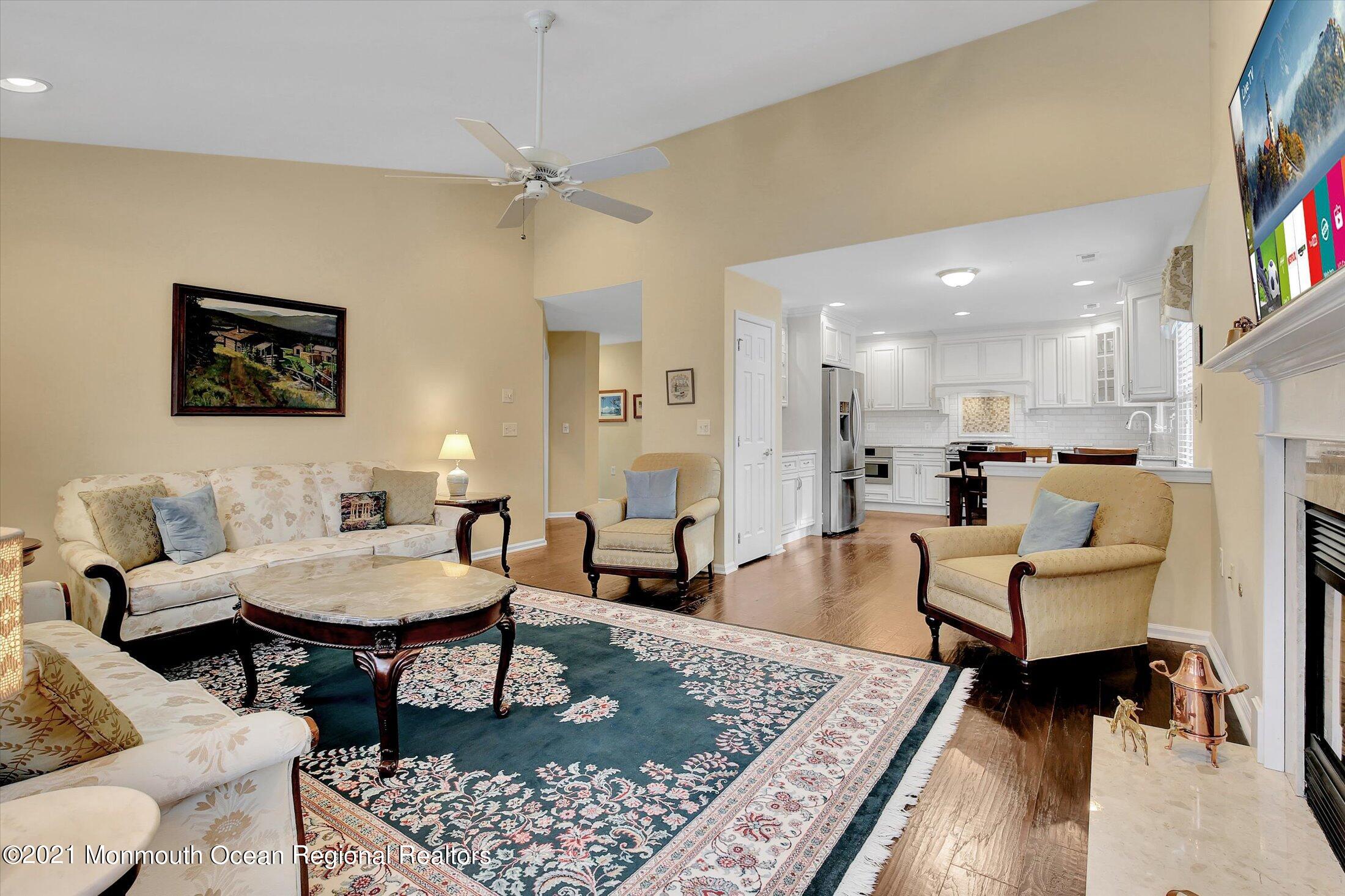 6 Congressional Road Jackson, NJ 08527 - Photo 19 of 52 19-Family Room
