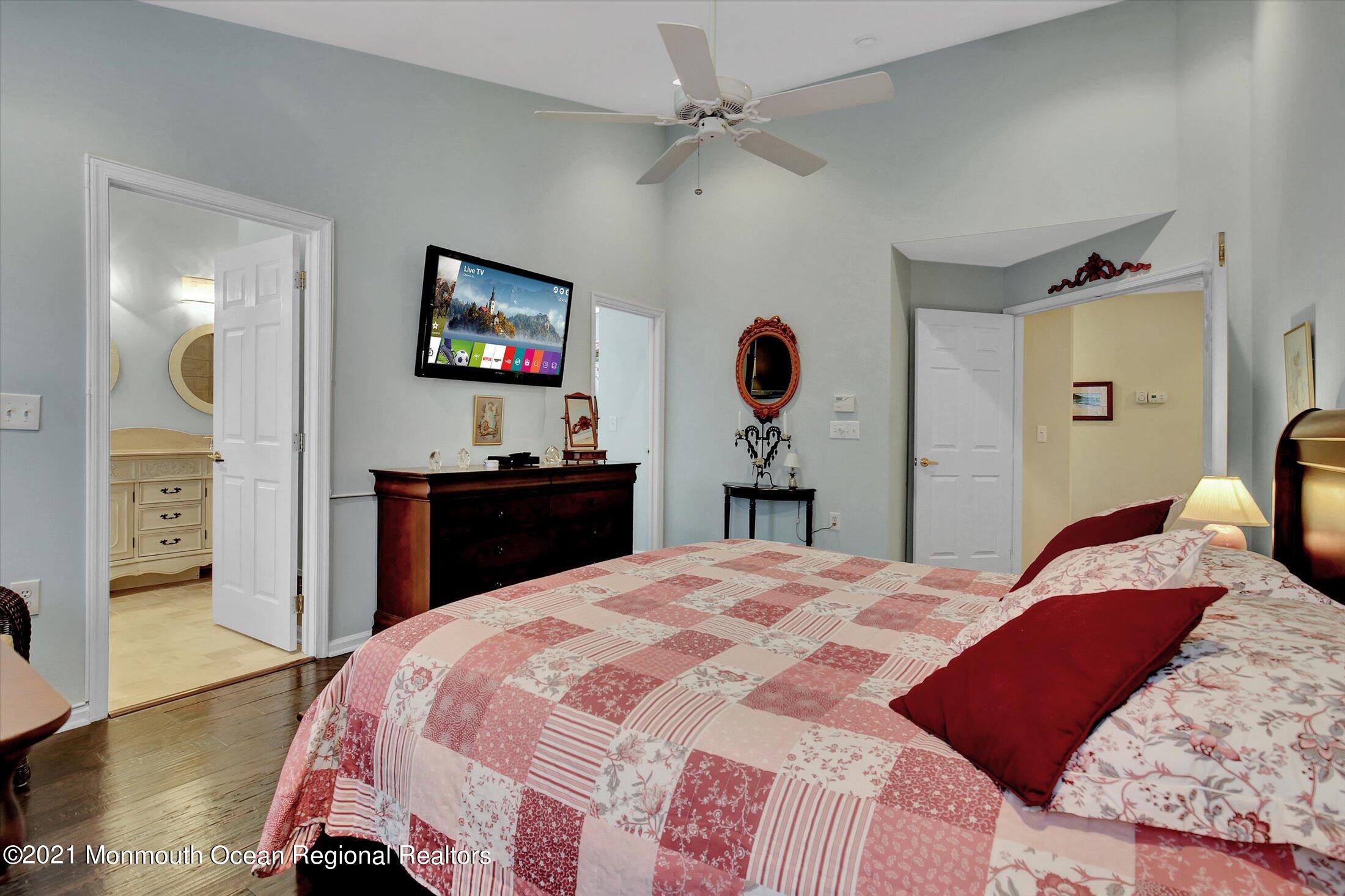 6 Congressional Road Jackson, NJ 08527 - Photo 24 of 52 24-Master Bedroom
