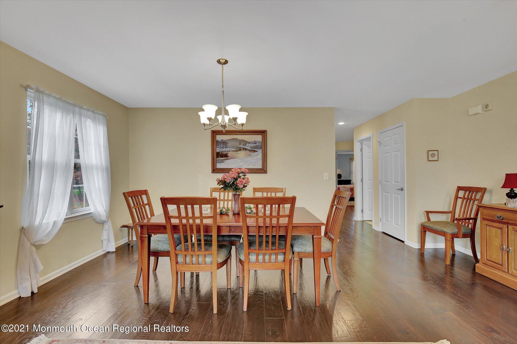 6 Congressional Road Jackson, NJ 08527 - Photo 8 of 52 08-Dining Room
