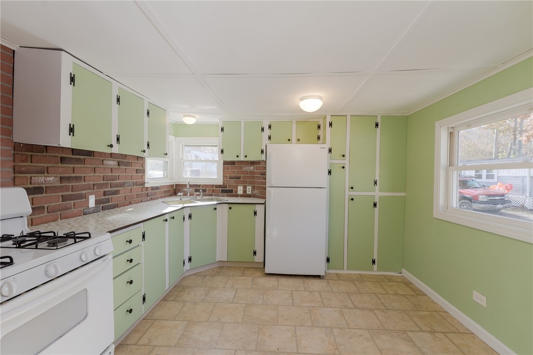 480 South County Trail Exeter, RI 02822 - Photo 8 of 12