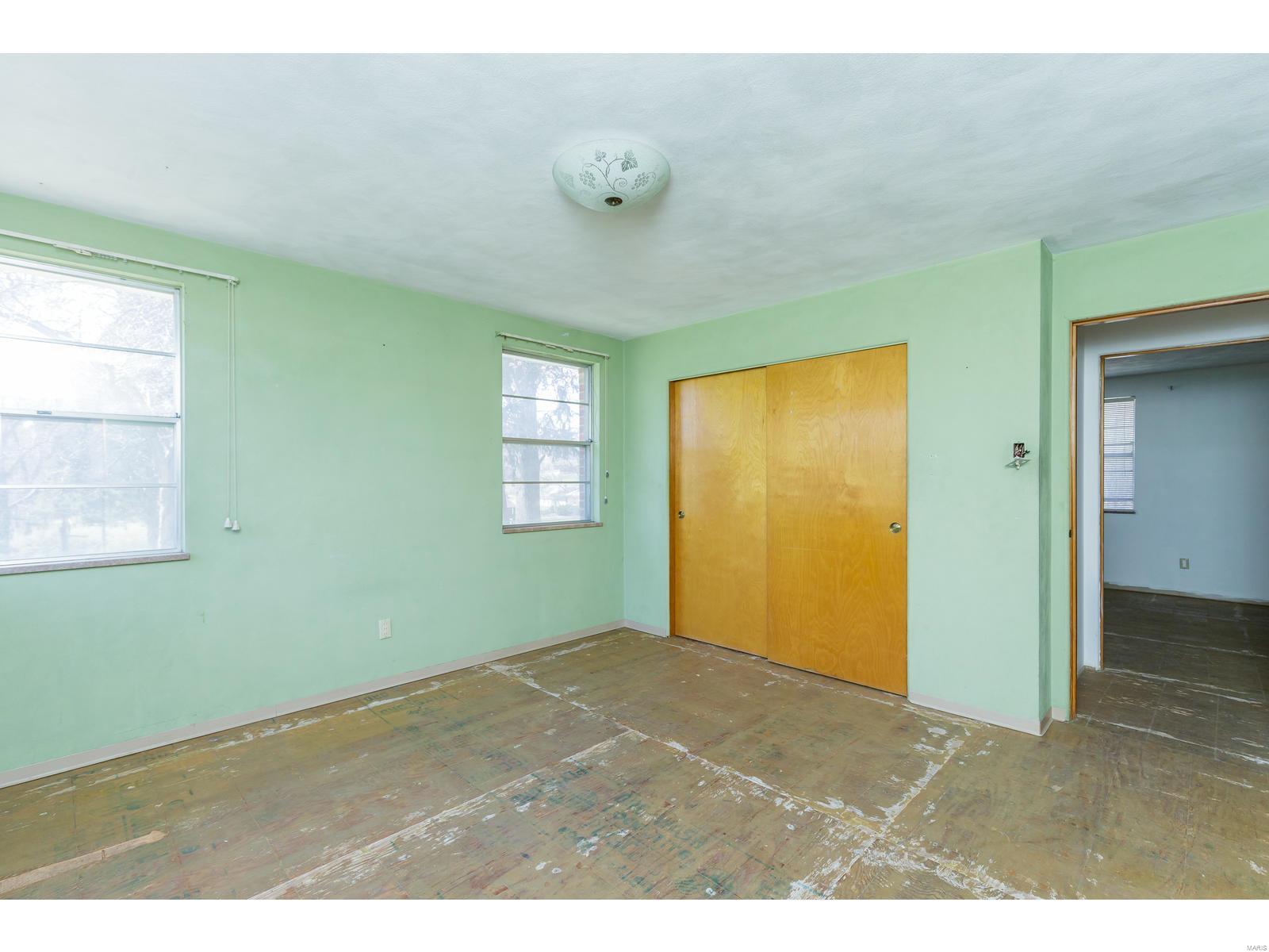 1231 Stein Road St. Louis, MO 63135 - Photo 13 of 24 Gallery Image 13