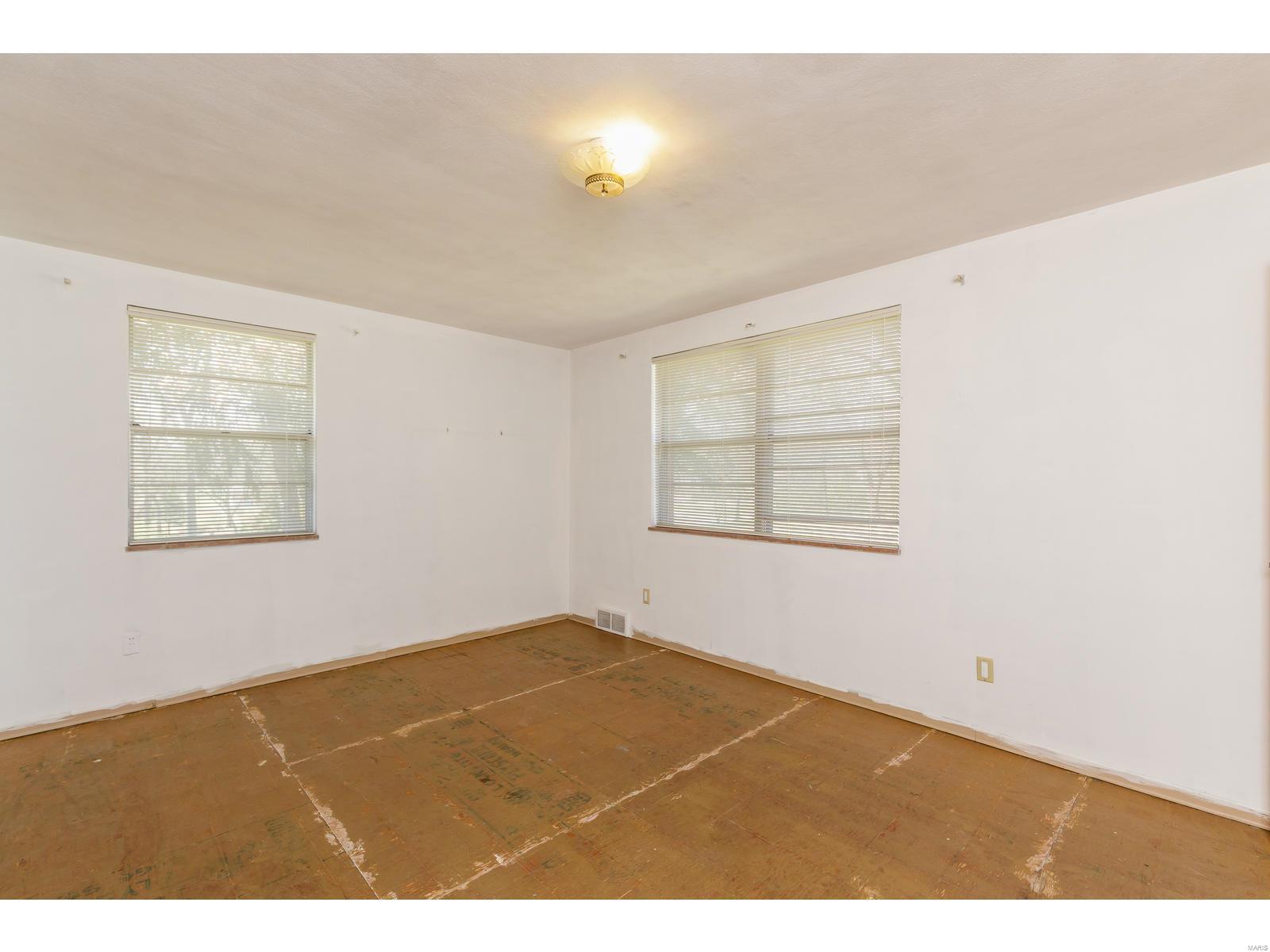 1231 Stein Road St. Louis, MO 63135 - Photo 14 of 24 Gallery Image 14