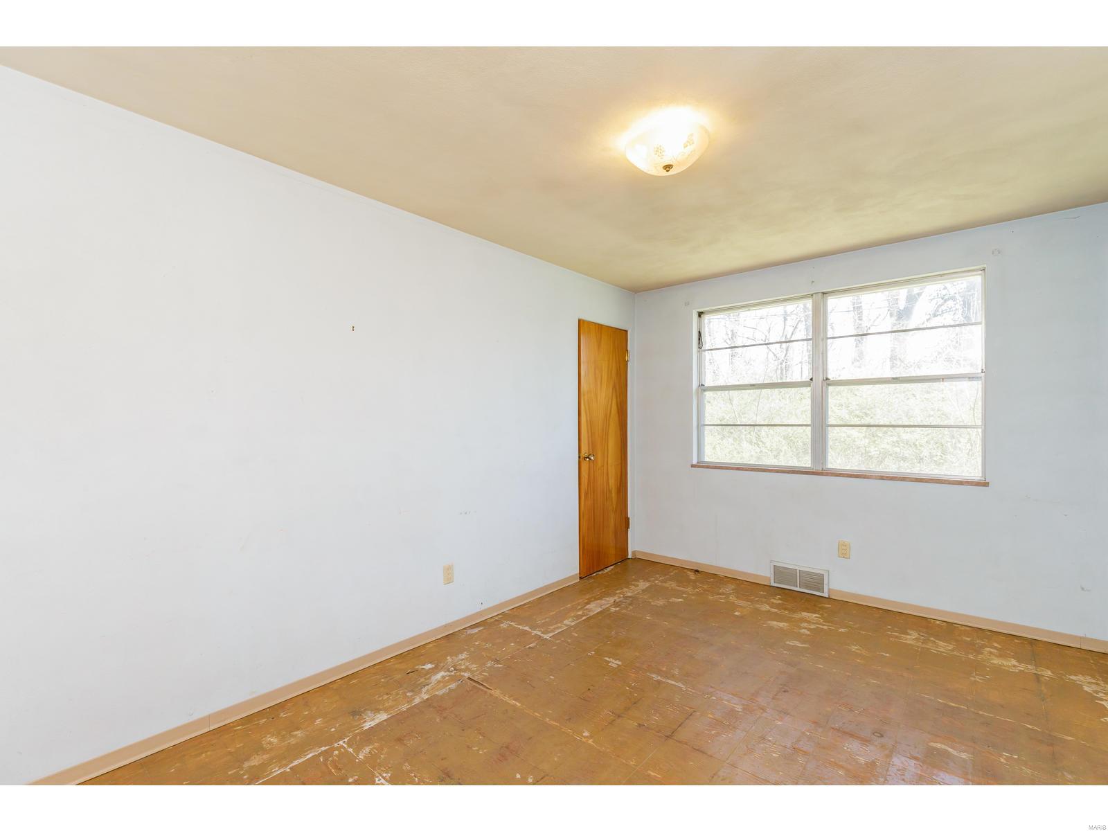 1231 Stein Road St. Louis, MO 63135 - Photo 15 of 24 Gallery Image 15