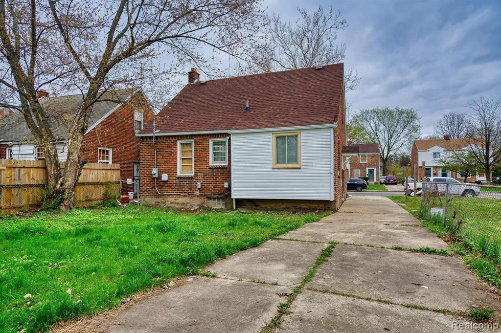 7697 Evergreen Road Detroit, MI 48228 - Photo 4 of 19