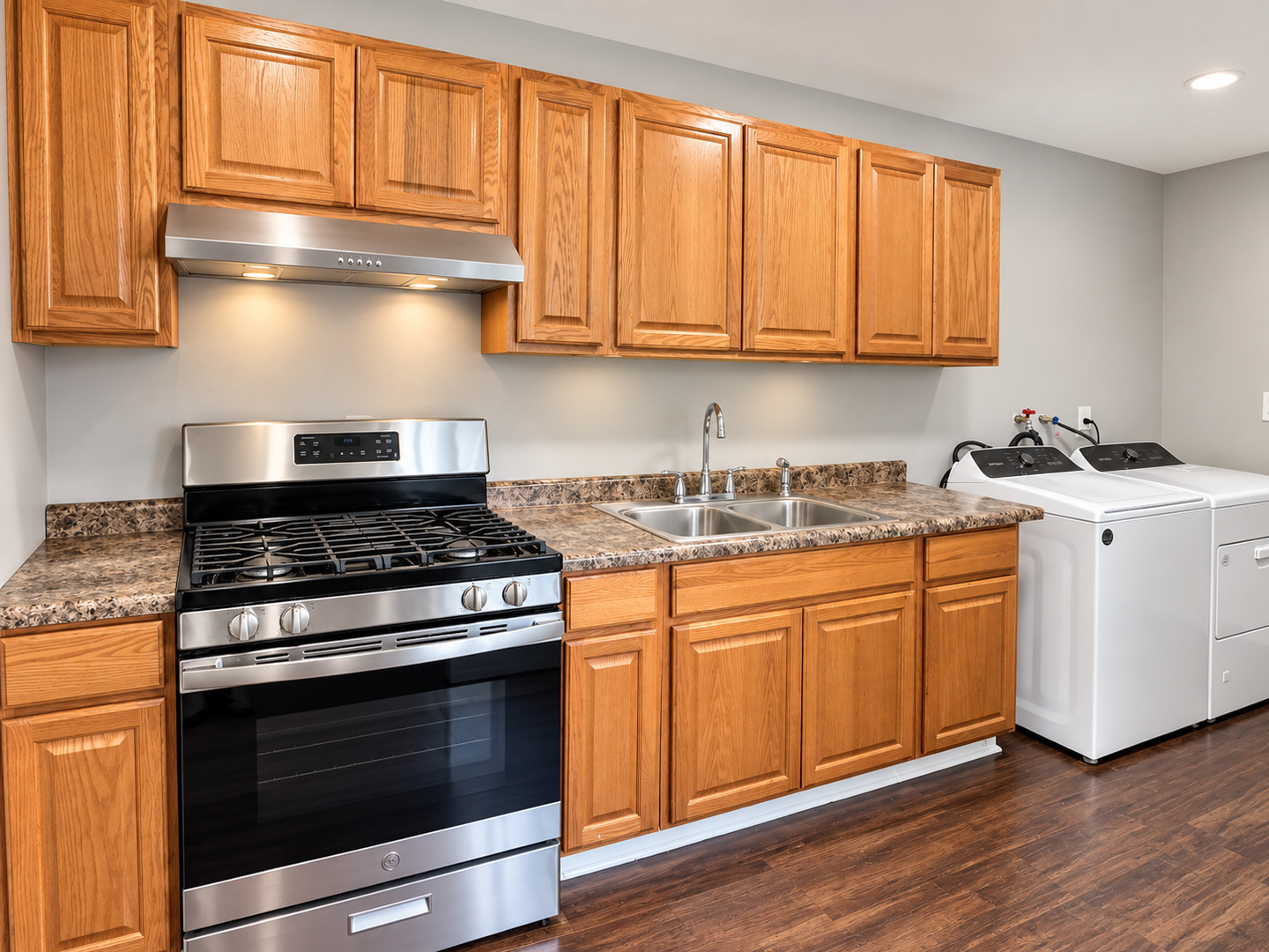 63 Sparrow Road Carpentersville, IL 60110 - Photo 4 of 9 Gallery Image 4