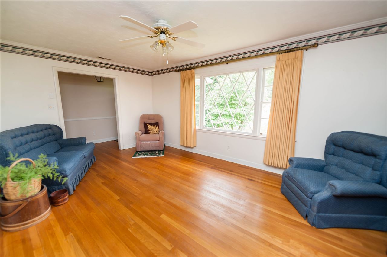 2274 John Dodd Road Wellford, SC 29385 - Photo 4 of 22 Living Room