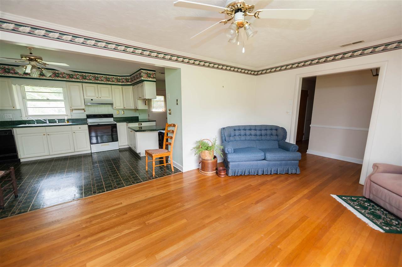 2274 John Dodd Road Wellford, SC 29385 - Photo 6 of 22 Living Room