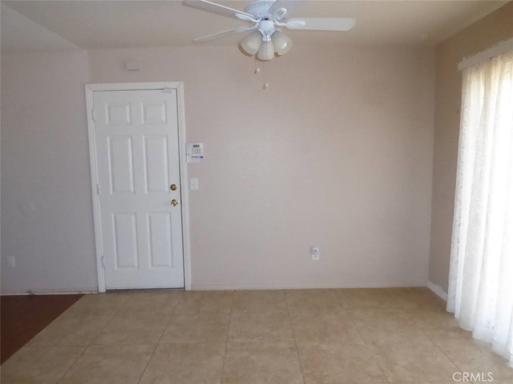 10819 Nambe Road Apple Valley, CA 92308 - Photo 4 of 20