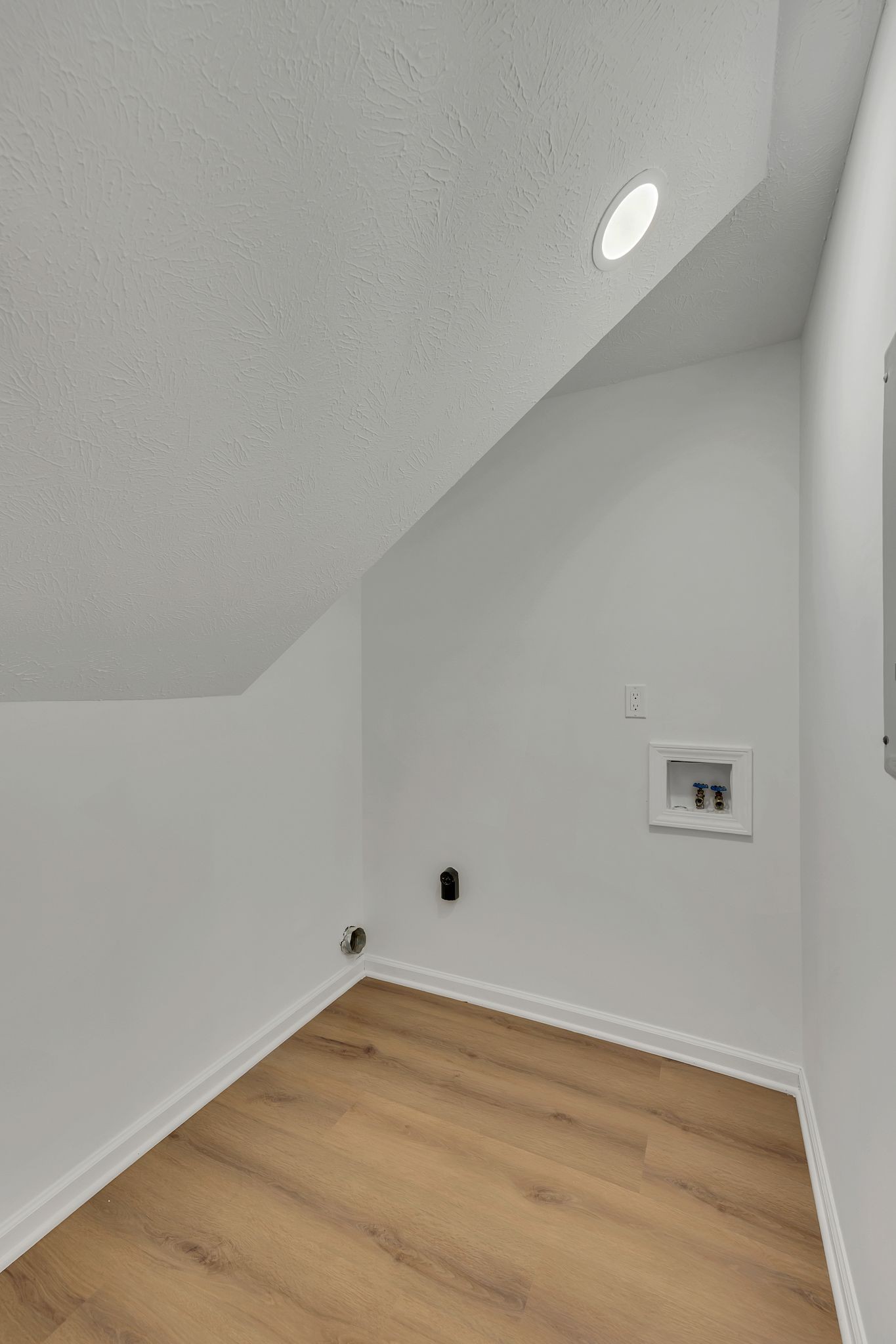 253 Burgandy Hill Road Nashville, TN 37211 - Photo 15 of 28 a view of an empty room