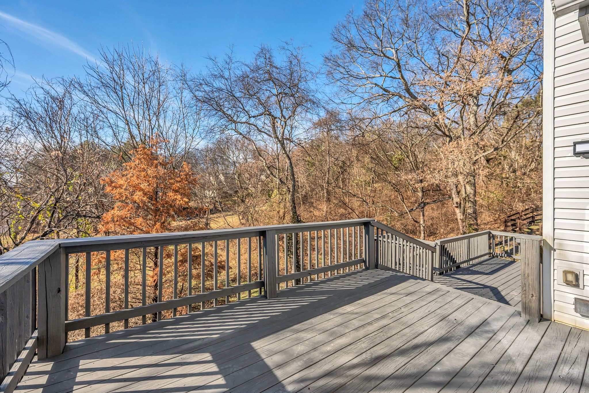 253 Burgandy Hill Road Nashville, TN 37211 - Photo 25 of 28 a view of balcony with wooden floor and fence