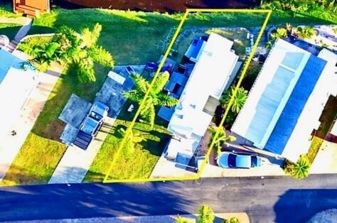 7950 West W Highway, Unit 75 Okeechobee, FL 34974 - Photo 3 of 11 a view of an outdoor space