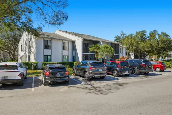 $182,000 | 1345 Pine Ridge Circle East, Unit A2, Tarpon Springs, FL 34688