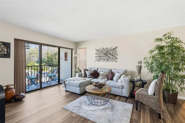 $182,000 | 1345 Pine Ridge Circle East, Unit A2, Tarpon Springs, FL 34688