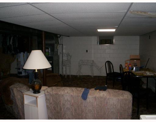 2512 Beaver Road Ambridge, PA 15003 - Photo 7 of 8 Den/Family/Great Room.