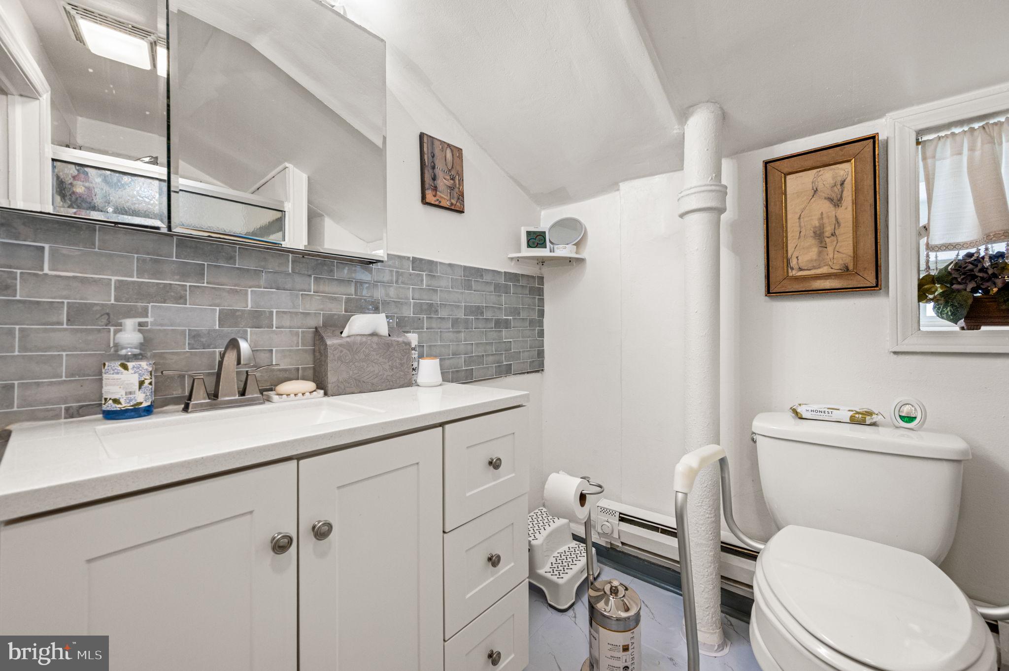 109 Roxborough Avenue Philadelphia, PA 19127 - Photo 16 of 22 Full Bath