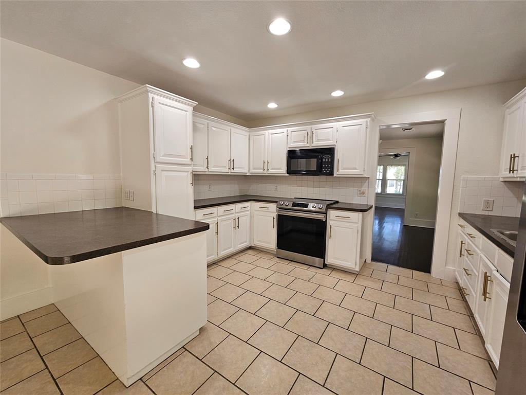 806 West Spring Street Weatherford, TX 76086 - Photo 8 of 24
