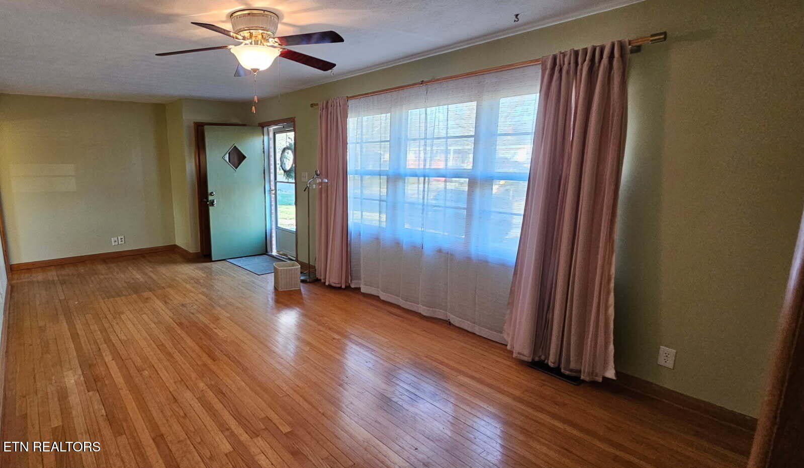 7933 Ewing Road Powell, TN 37849 - Photo 4 of 8 Gallery Image 4