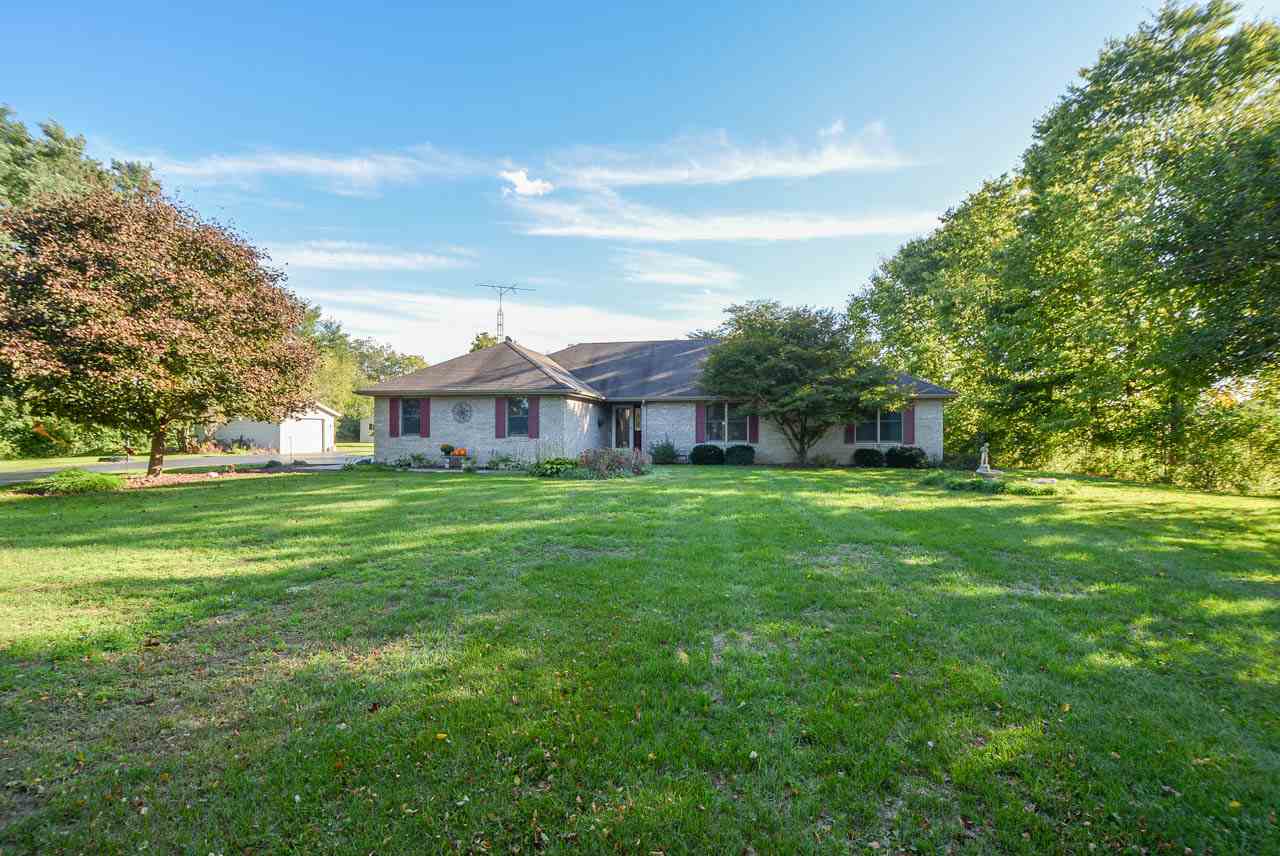 5301 East Inlow Springs Road Muncie, IN 47302 - Photo 2 of 36