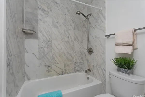 $375,000 | 1255 Nuuanu Avenue, Unit E1006, Honolulu, HI 96817