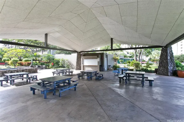 $375,000 | 1255 Nuuanu Avenue, Unit E1006, Honolulu, HI 96817