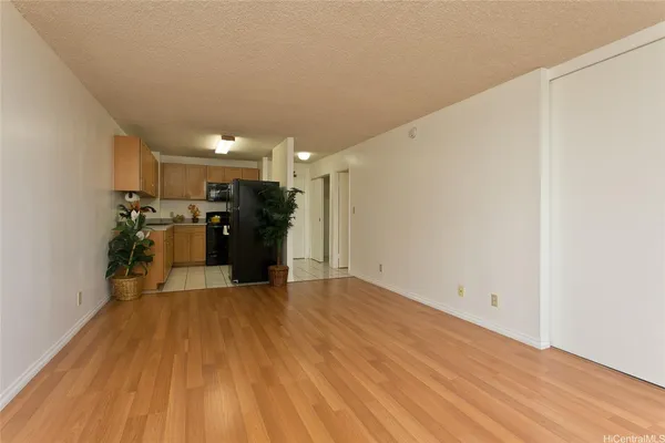 $375,000 | 1255 Nuuanu Avenue, Unit E1006, Honolulu, HI 96817