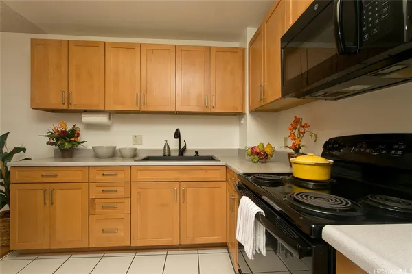 $375,000 | 1255 Nuuanu Avenue, Unit E1006, Honolulu, HI 96817