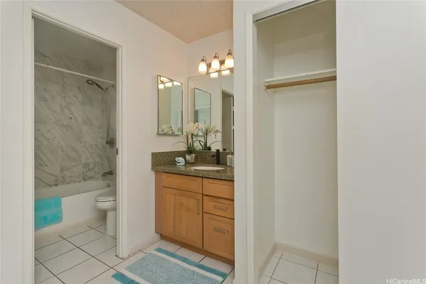 $375,000 | 1255 Nuuanu Avenue, Unit E1006, Honolulu, HI 96817