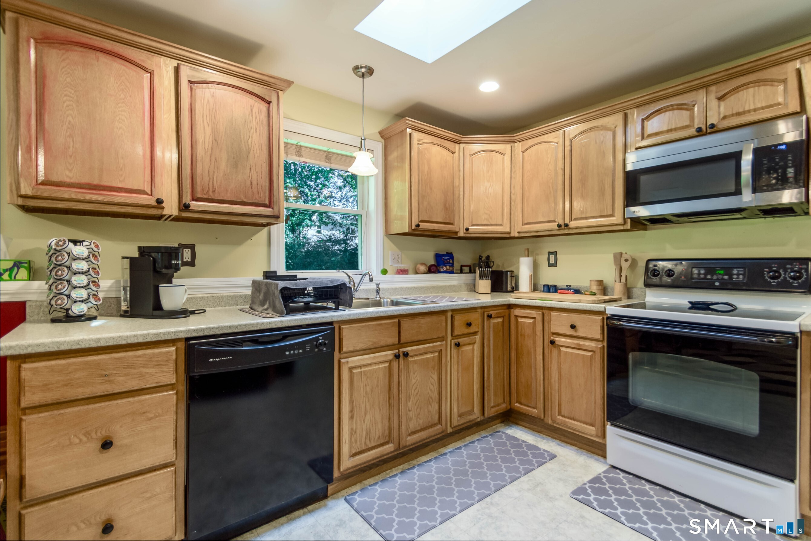 18 Arbor Road Monroe, CT 06468 - Photo 21 of 27 In-law Kitchen
