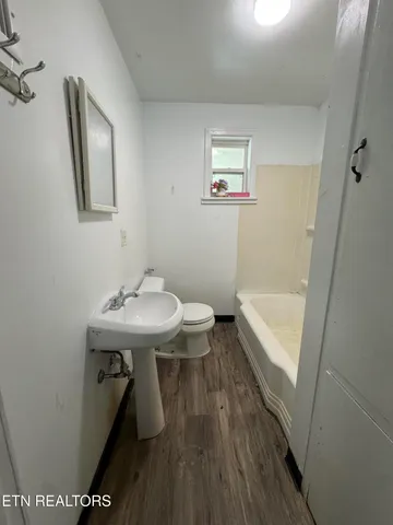 $650,000 | 2215 Clinton Highway, Powell, TN 37849