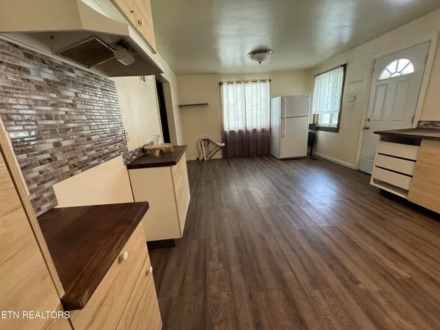 $650,000 | 2215 Clinton Highway, Powell, TN 37849