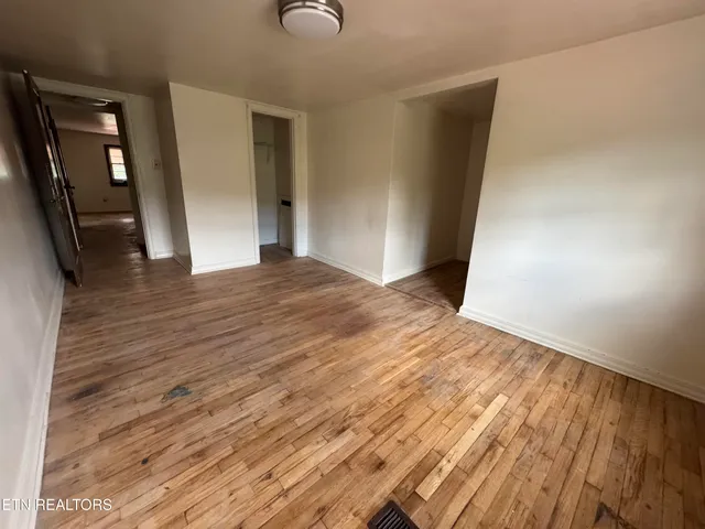 $650,000 | 2215 Clinton Highway, Powell, TN 37849