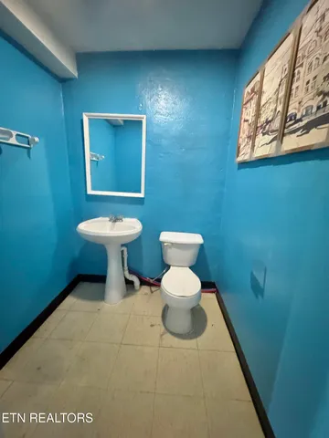 $650,000 | 2215 Clinton Highway, Powell, TN 37849