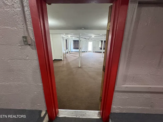 $650,000 | 2215 Clinton Highway, Powell, TN 37849