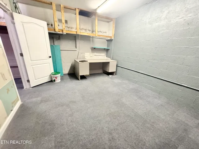 $650,000 | 2215 Clinton Highway, Powell, TN 37849