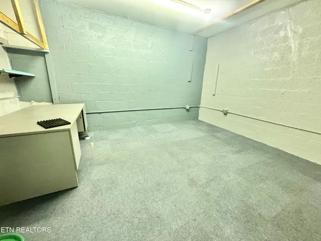 $650,000 | 2215 Clinton Highway, Powell, TN 37849