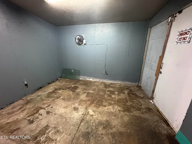 $650,000 | 2215 Clinton Highway, Powell, TN 37849