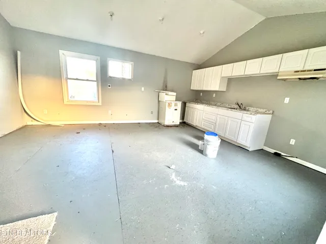 $650,000 | 2215 Clinton Highway, Powell, TN 37849